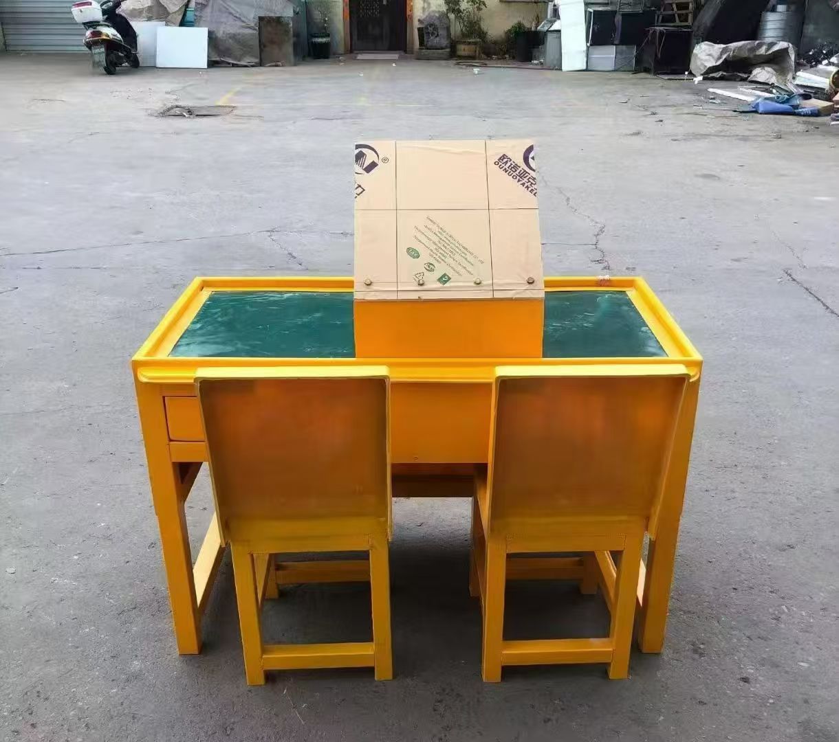 漳州防静电导通桌井下煤矿火工品发放桌：危险品流转的安全守护者